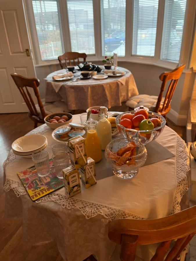 Southend Airport Bed & Breakfast Rochford Exterior foto